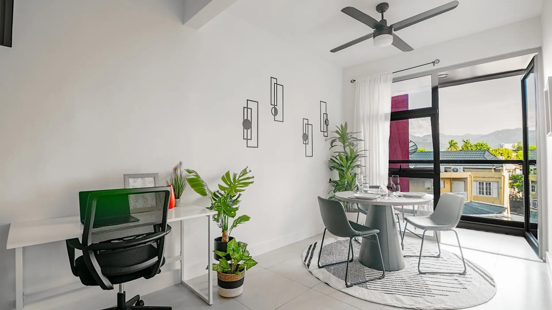 Apartment Parkhurst 303 King Bed Pool And Gym Kingston Jamaica