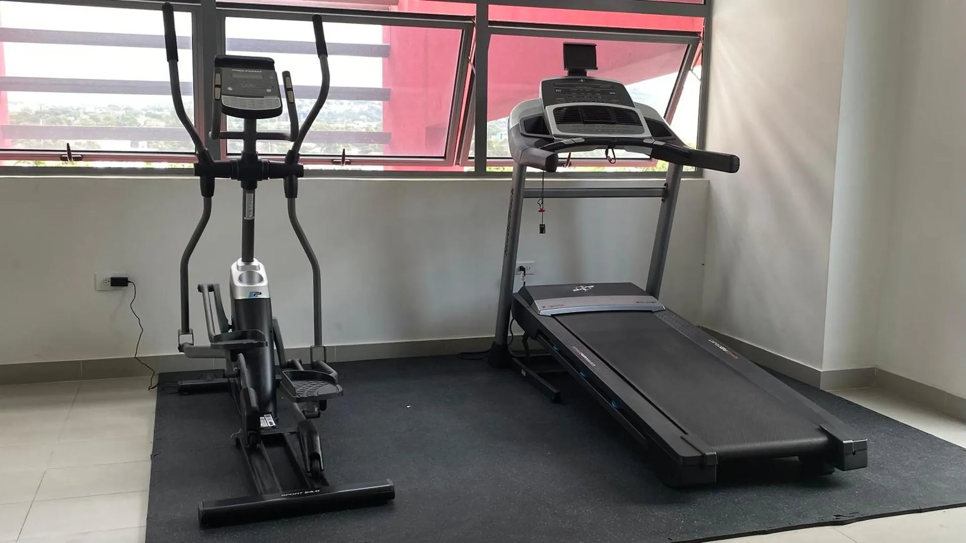 Apartment Parkhurst 303 King Bed Pool And Gym Kingston
